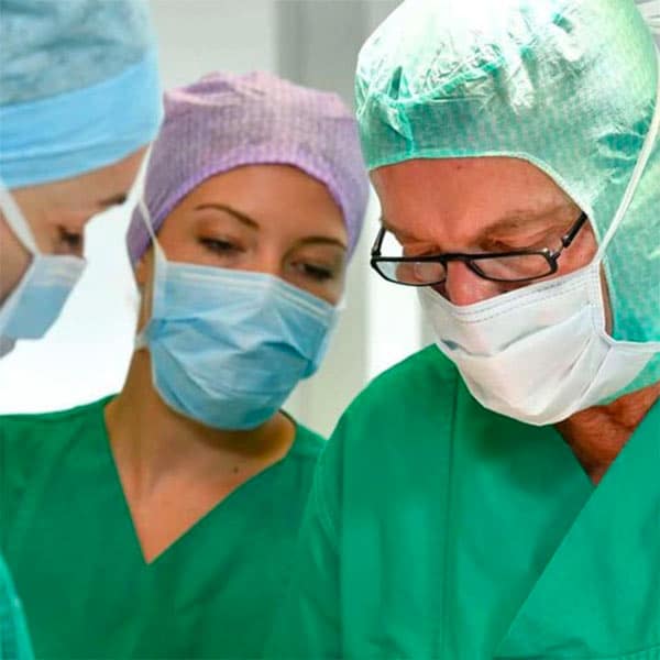 Dr. Dippe und Team im OP - Lipödem Chirurgie Frankfurt